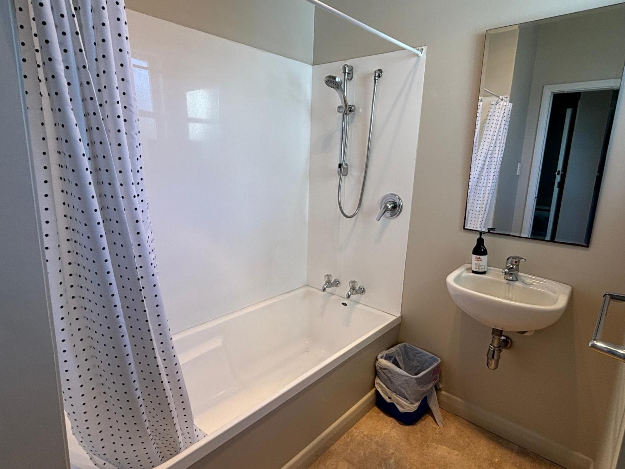 Whole House, Amohau St Opposite Trade Central - 3 Bedrooms, Sleeps Up To 6, 5 Beds, Wheel Chair Friendly Rotorua Exterior photo